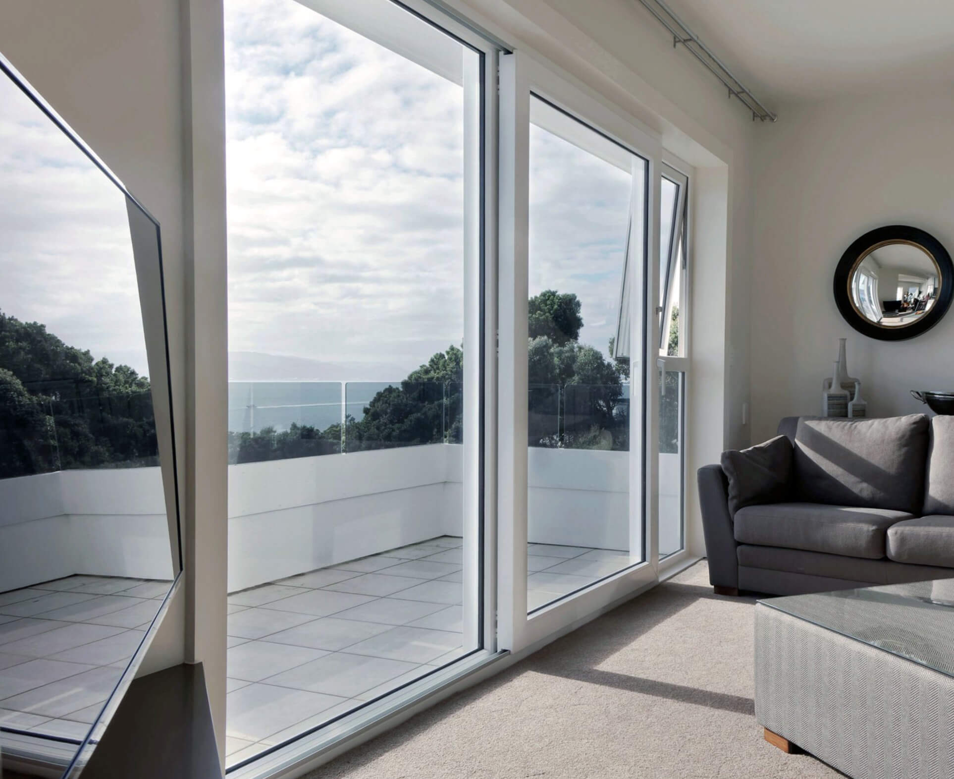 Раздвижное остекление для балкона или лоджии - фото №1 Раздвижное остекление для балкона или лоджии - фото №1